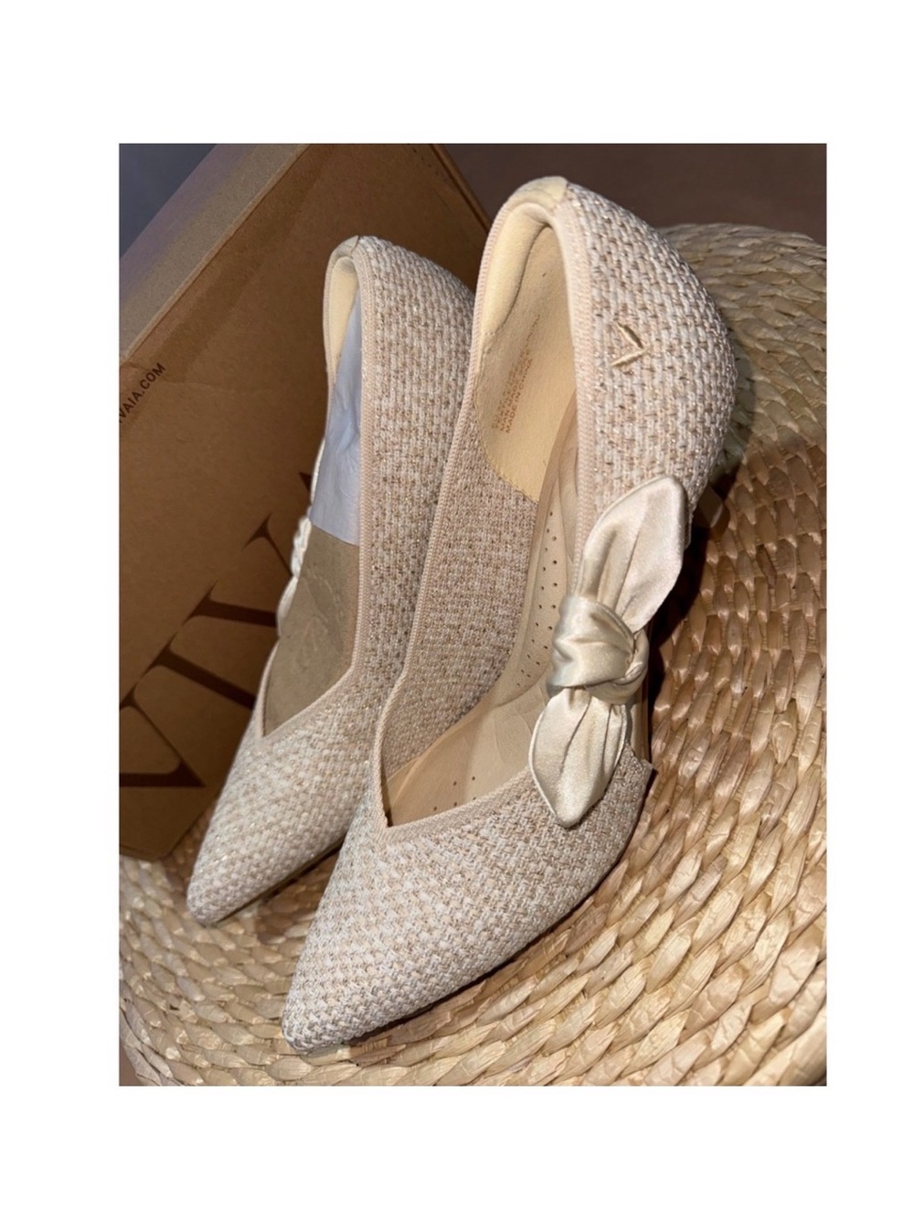 VIVAIA Ashley Cream Ivory Bouclé Pointed-Toe Bow Heels Sustainable
Knit Pumps 7
